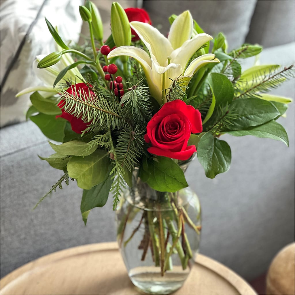 Sparkling Snowflakes Bouquet –  The Woodlands Flowers, Conroe TX
