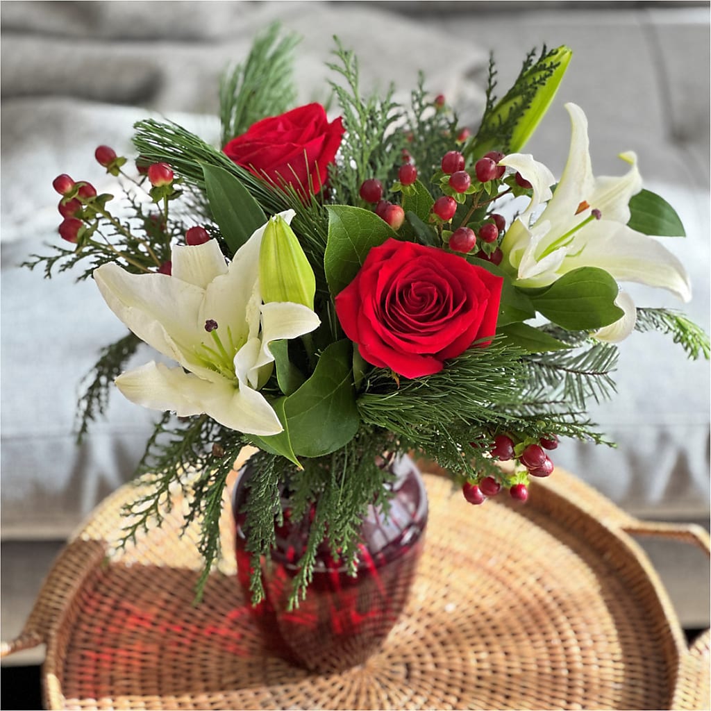 Evergreen Delight Bouquet –  The Woodlands Flowers, Conroe TX