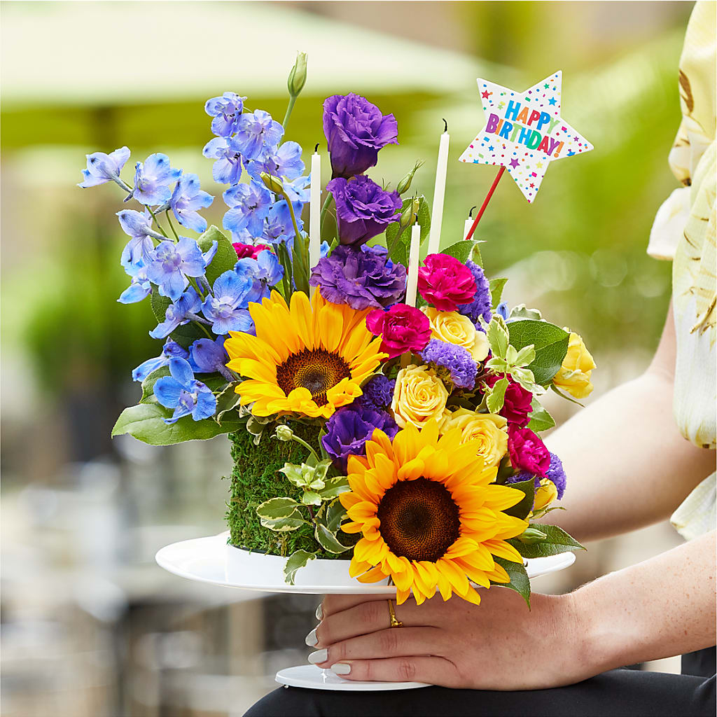 Star of the Day Floral Cake –  The Woodlands Flowers, Conroe TX