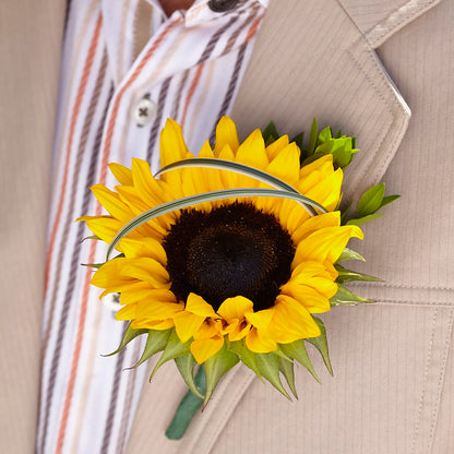Free Spirit Boutonniere –  The Woodlands Flowers, Conroe TX